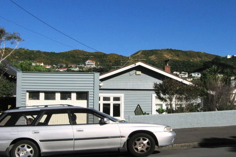 Photo of property in 70 Clyde Street, Island Bay, Wellington, 6023