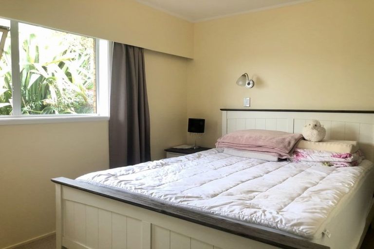 Photo of property in 2/104 Carlisle Road, Browns Bay, Auckland, 0632