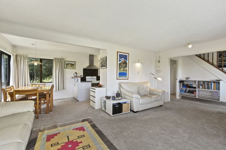 Photo of property in 2 Paulownia Place, Totara Heights, Auckland, 2105