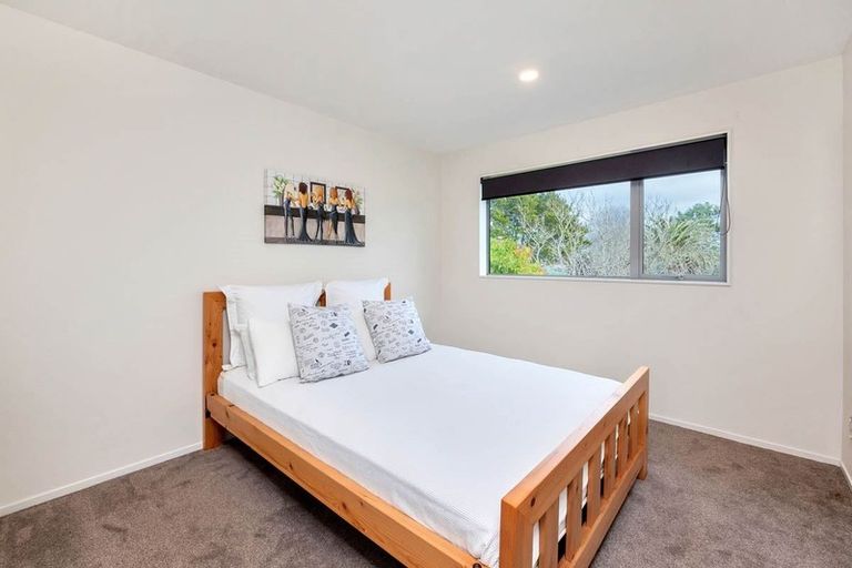 Photo of property in 14a Kotuku Street, Te Atatu Peninsula, Auckland, 0610