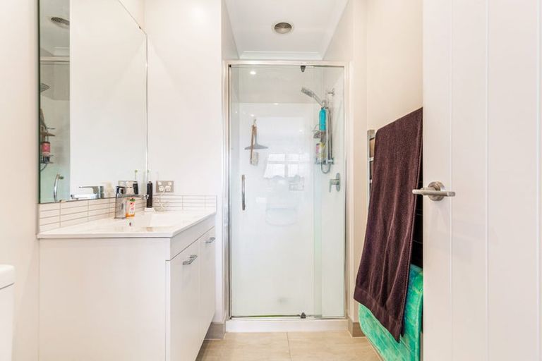 Photo of property in 12b Dida Park Drive, Kumeu, 0810