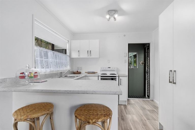 Photo of property in 1/67 Browns Bay Road, Browns Bay, Auckland, 0630