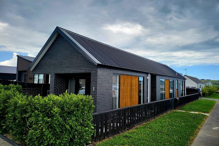 Photo of property in 1 Herekino Street, Westgate, Auckland, 0814