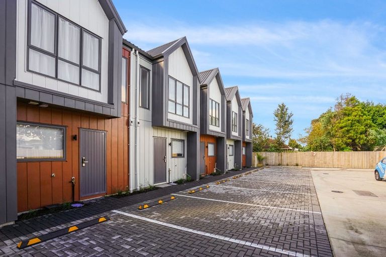 Photo of property in 2/6 George Street, Mangere East, Auckland, 2024