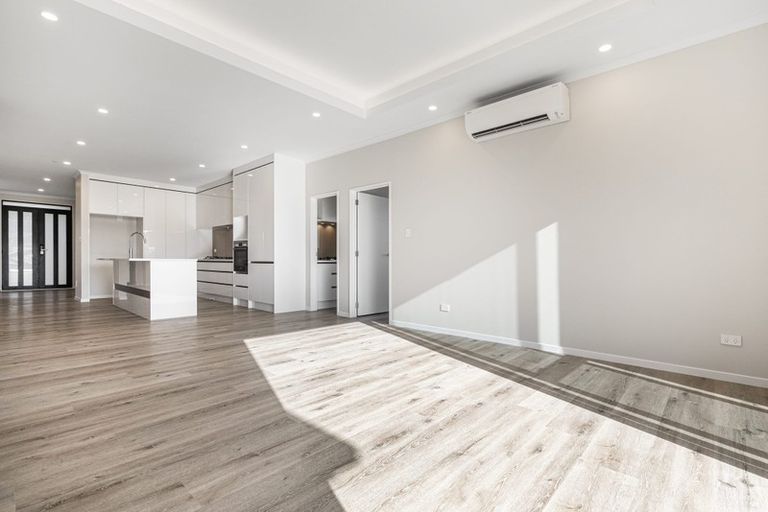 Photo of property in 16 Captain Rings Drive, Papakura, 2110