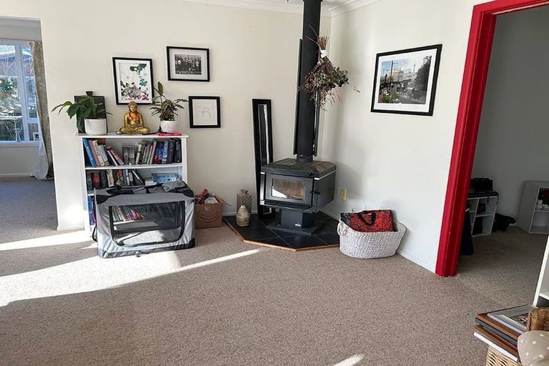 Photo of property in 28 Warren Crescent, Hillmorton, Christchurch, 8025