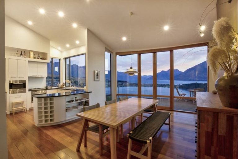 Photo of property in 20 Peregrine Place, Queenstown, 9300