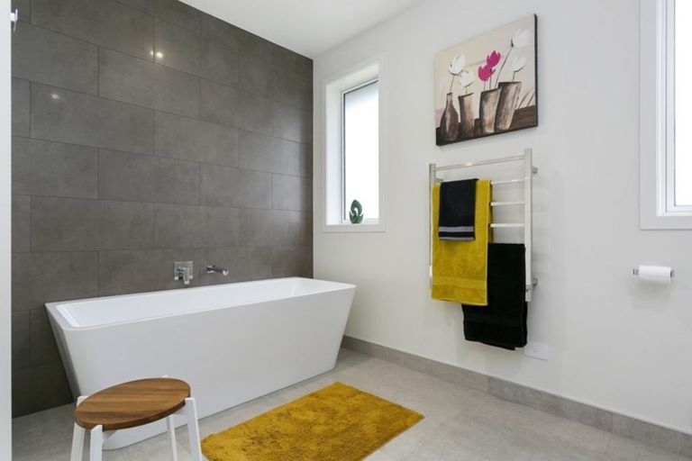 Photo of property in 13 Alan Livingston Drive, Cambridge, 3434