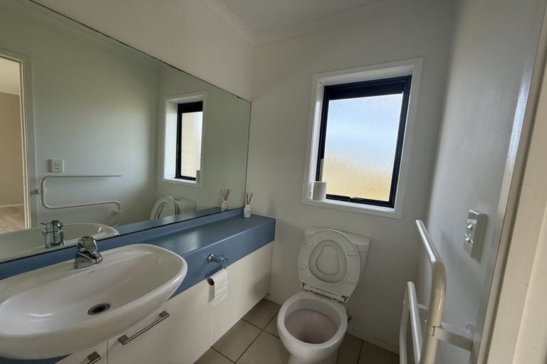 Photo of property in 39 Casuarina Road, Half Moon Bay, Auckland, 2012