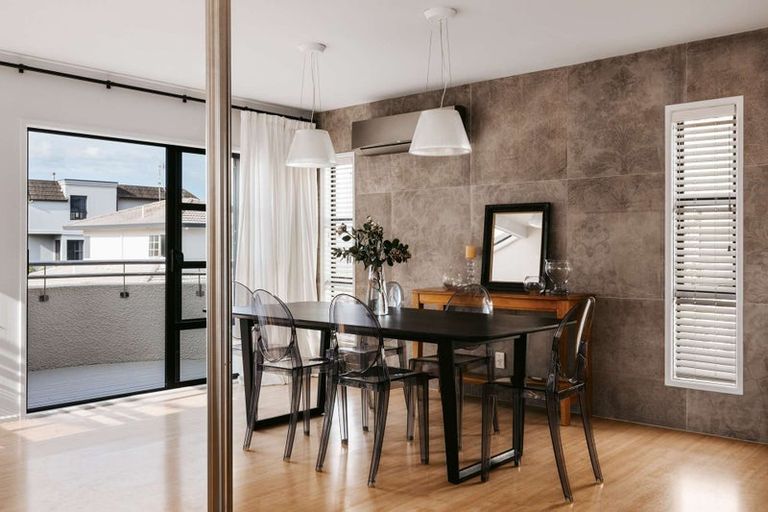 Photo of property in 21a Sunbrae Grove, Mount Maunganui, 3116