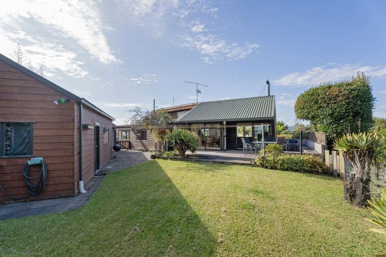 Photo of property in 28 Centennial Drive, Whitianga, 3510