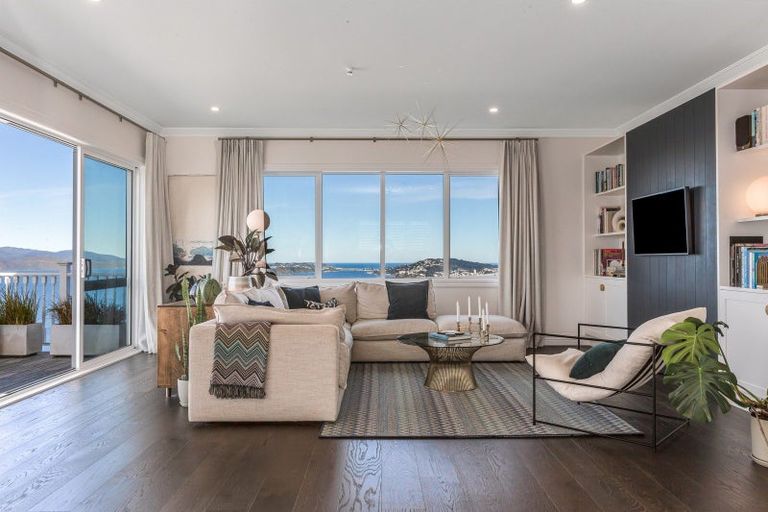 Photo of property in 31 Grumman Lane, Newlands, Wellington, 6037