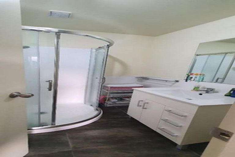 Photo of property in 4/109 Shakespeare Road, Milford, Auckland, 0620