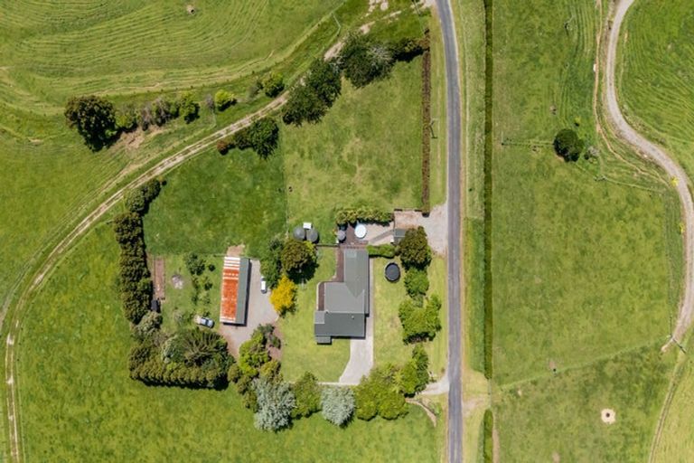 Photo of property in 300 Awai Road, Tarurutangi, New Plymouth, 4372
