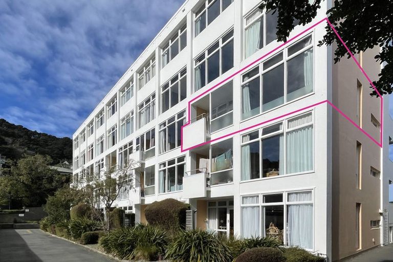 Photo of property in 11/4 Claremont Grove, Mount Victoria, Wellington, 6011