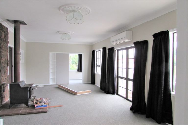 Photo of property in 414 Stokes Valley Road, Stokes Valley, Lower Hutt, 5019