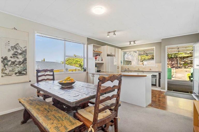Photo of property in 27 Fitzwater Place, Henderson, Auckland, 0612