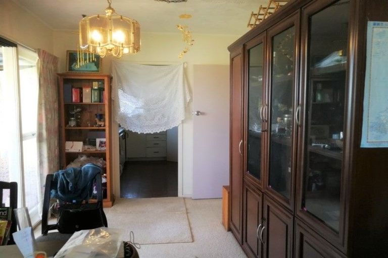 Photo of property in 12 Deuxberry Avenue, Northcote, Auckland, 0627