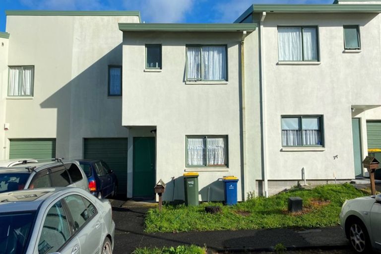 Photo of property in 12 Vitex Lane, Henderson, Auckland, 0612
