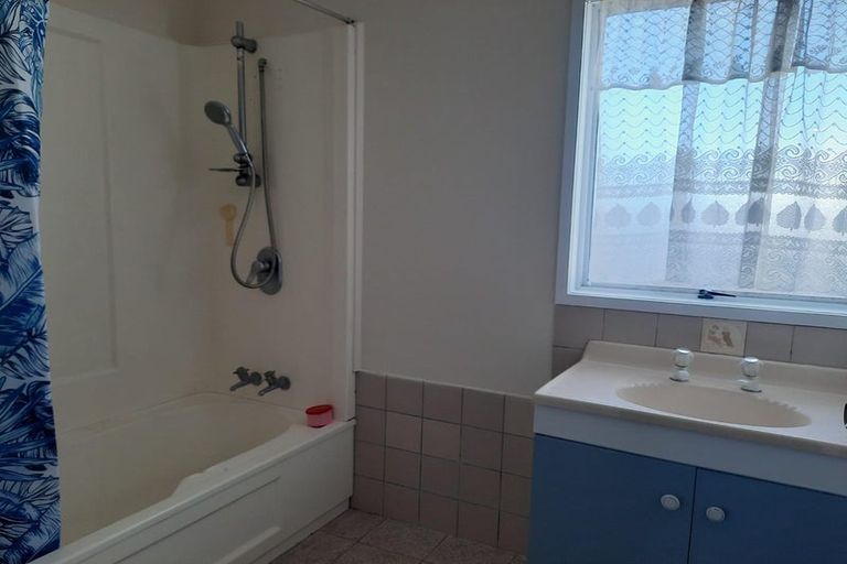 Photo of property in 62 Burundi Avenue, Clendon Park, Auckland, 2103