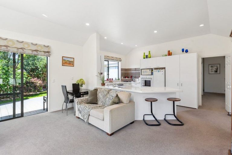 Photo of property in 4 Maple Lane, Waikanae, 5036