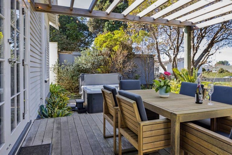 Photo of property in 33 Dives Avenue, Hawera, 4610