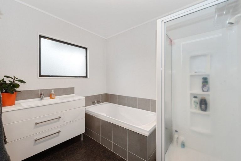 Photo of property in 6 Camellia Place, Hamilton Lake, Hamilton, 3204