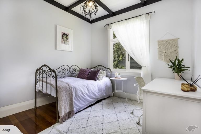 Photo of property in 26 Aramoana Avenue, Devonport, Auckland, 0624