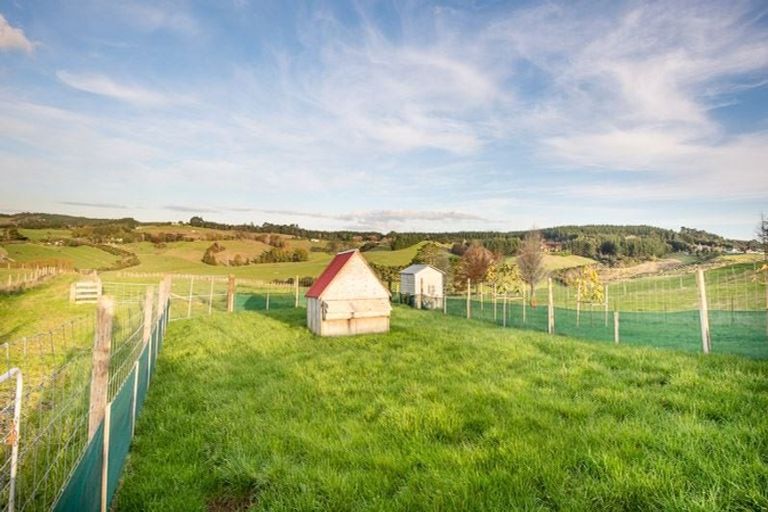 Photo of property in 141 Valley Road, Waitoki, Kaukapakapa, 0871