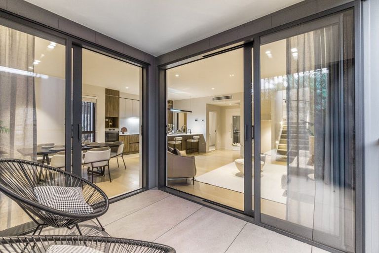 Photo of property in 201c Hurstmere Road, Takapuna, Auckland, 0622