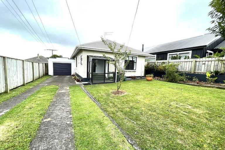 Photo of property in 57 Fitzroy Road, Fitzroy, New Plymouth, 4312