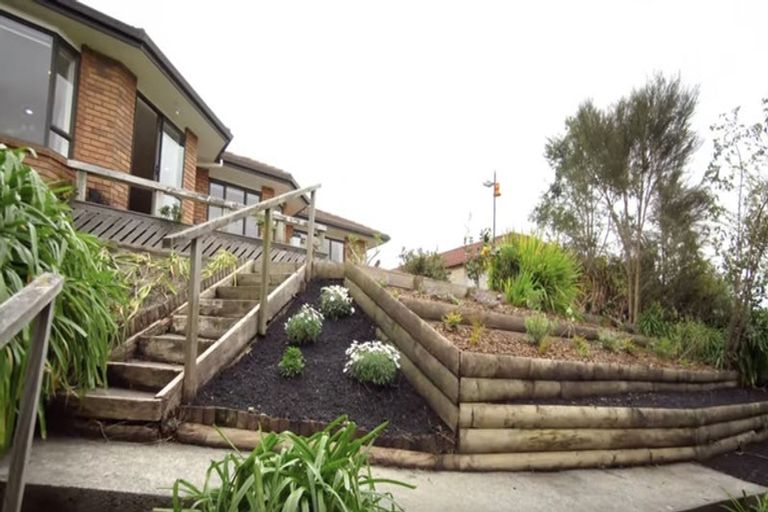 Photo of property in 143 Summerhill Drive, Fitzherbert, Palmerston North, 4410