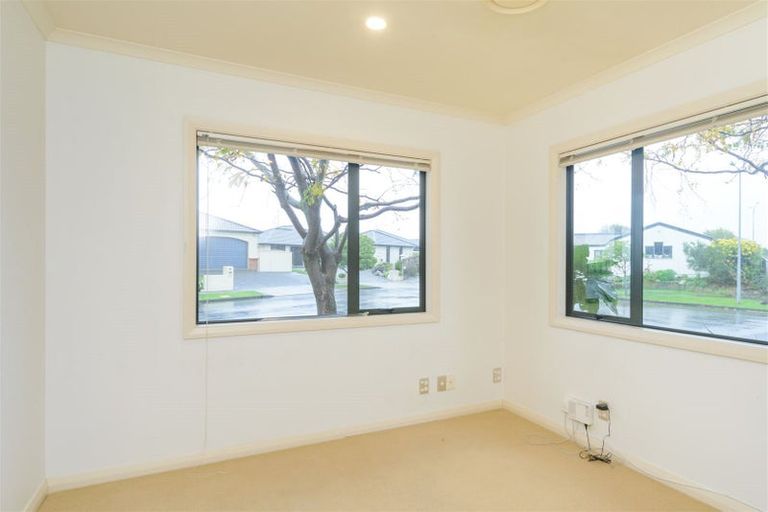 Photo of property in 3 Virginia Grove, Milson, Palmerston North, 4414