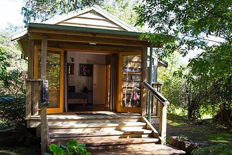 Photo of property in 425 Driving Creek Road, Coromandel, 3506