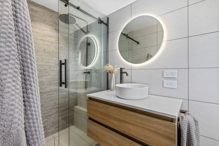 Photo of property in 32 Danbury Drive, Torbay, Auckland, 0630