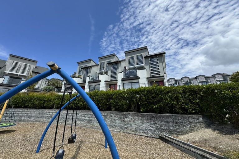 Photo of property in 4 Mangrove Lane, Albany Heights, Auckland, 0632