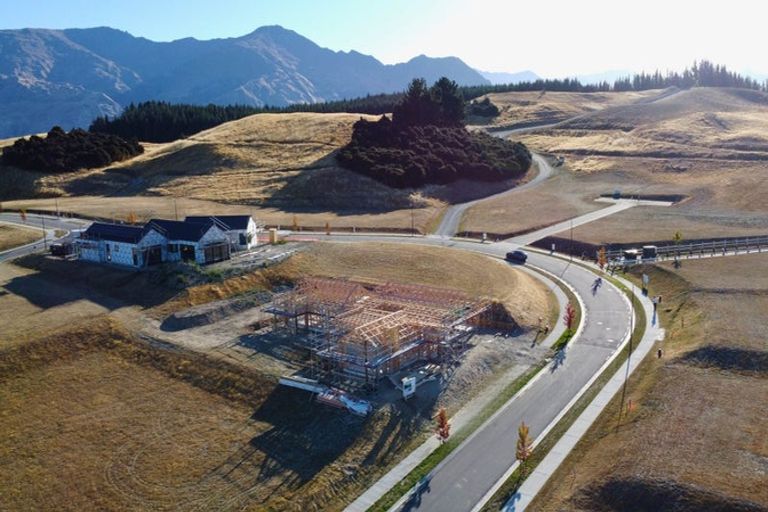 Photo of property in 26 Carrickmore Crescent, Wanaka, 9305