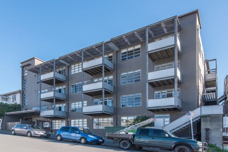 Photo of property in Vespa Apartments, 406/20 Hanson Street, Mount Cook, Wellington, 6021