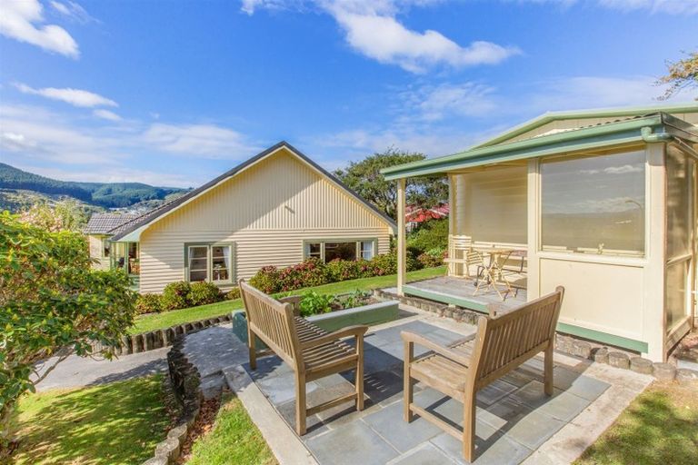 Photo of property in 323 Main Road, Tawa, Wellington, 5028