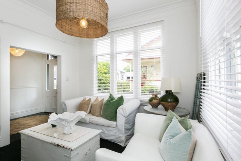 Photo of property in 159 Carlyle Street, Napier South, Napier, 4110