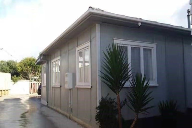 Photo of property in 13 Lavelle Road, Henderson, Auckland, 0612