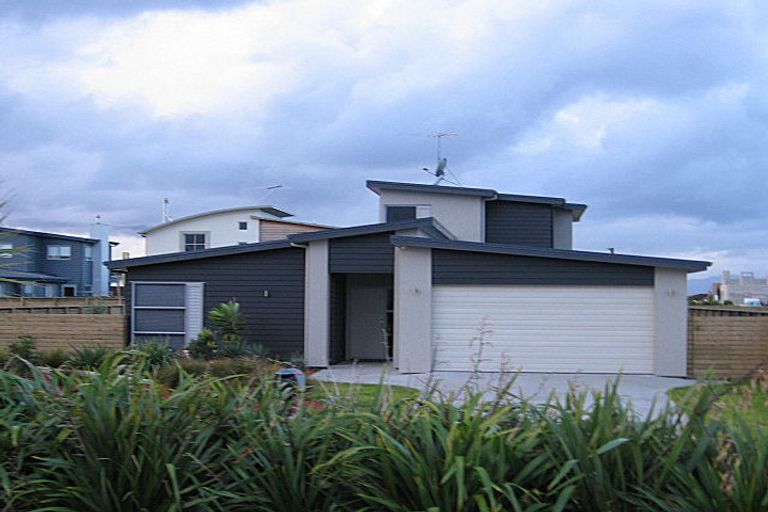 Photo of property in 29 Tohora Crescent, Omaha, 0986