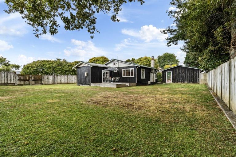 Photo of property in 11 Woodleigh Street, Frankleigh Park, New Plymouth, 4310