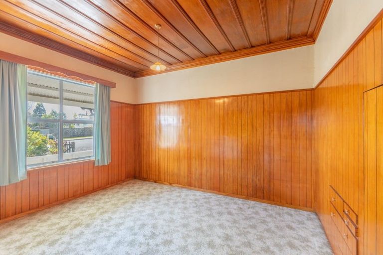 Photo of property in 1 Montgomery Street, Waipukurau, 4200