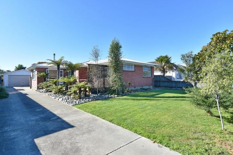 Photo of property in 13 Lyndhurst Crescent, Aranui, Christchurch, 8061