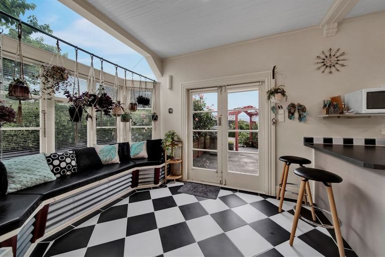 Photo of property in 15 Surrey Street, Hawera, 4610