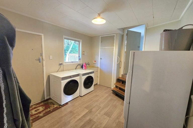 Photo of property in 235 Heta Road, Merrilands, New Plymouth, 4312