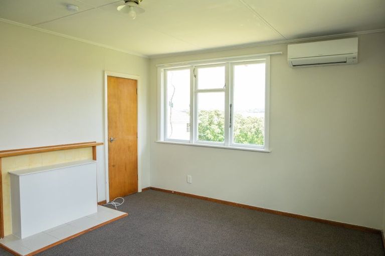 Photo of property in 37 Hillary Crescent, Belmont, Auckland, 0622