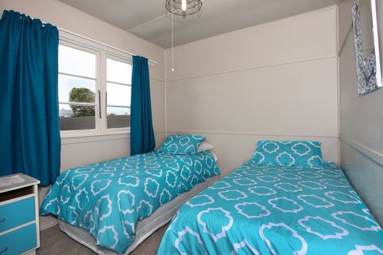 Photo of property in 18 Linklater Avenue, Foxton Beach, Foxton, 4815