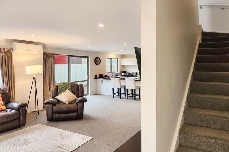 Photo of property in 28 Latimer Way, Petone, Lower Hutt, 5012